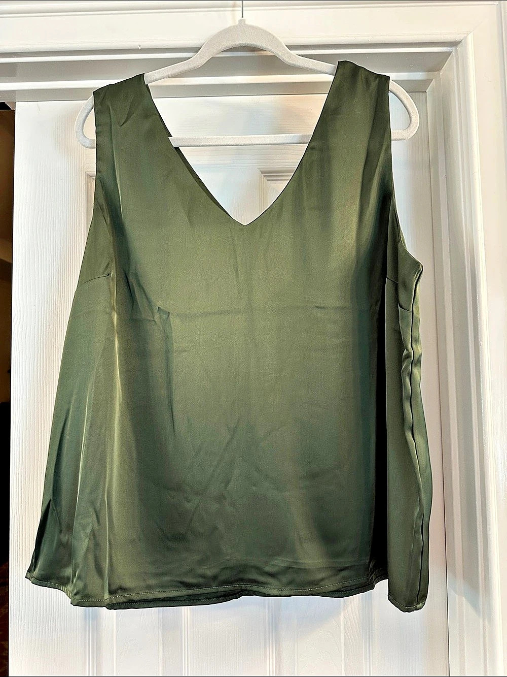 Scoop Tank Top V-Neck in Hunter Green
